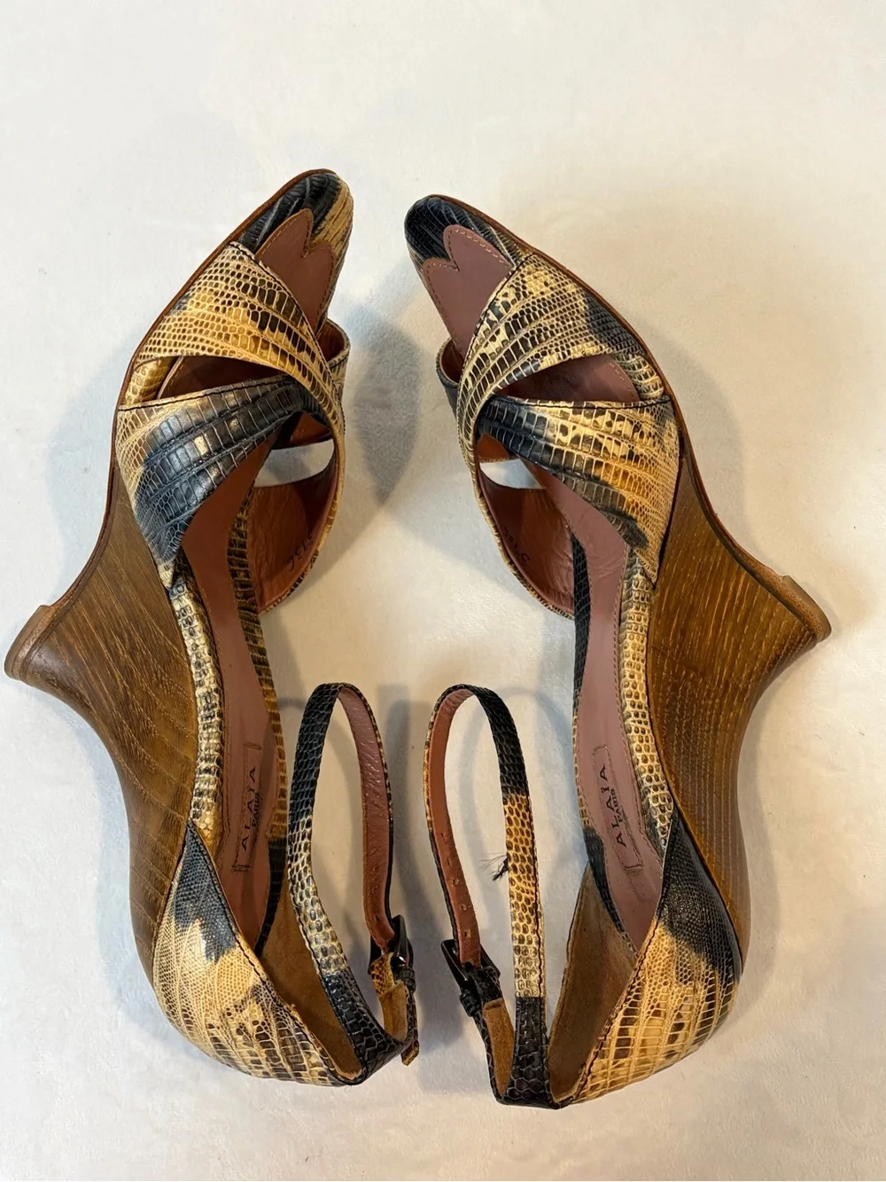 Alaïa Brown Snakeskin Heels, Wood Sculptural Wedge, ankle strap, brw/tan,38,EUC